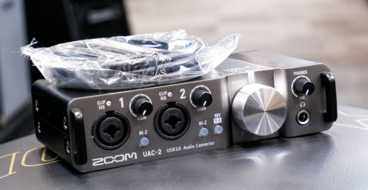 Zoom 24-bit/192 KHz 2x2 USB 3.0 Audio Interface | Long & McQuade